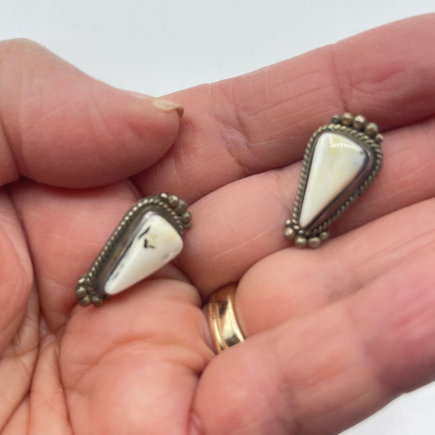 925 Vintage Navajo Sterling Silver White Buffalo Gemstone Stud Earrings Signed