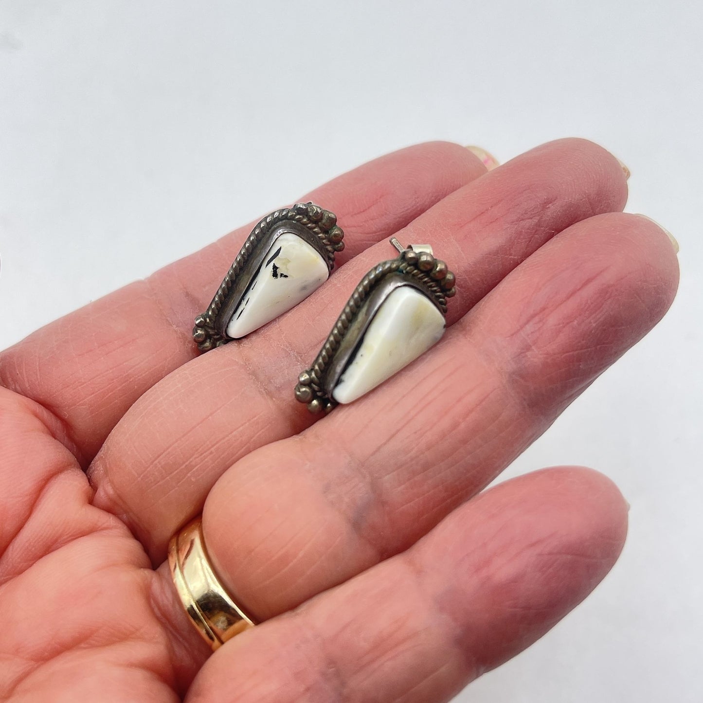 925 Vintage Navajo Sterling Silver White Buffalo Gemstone Stud Earrings Signed