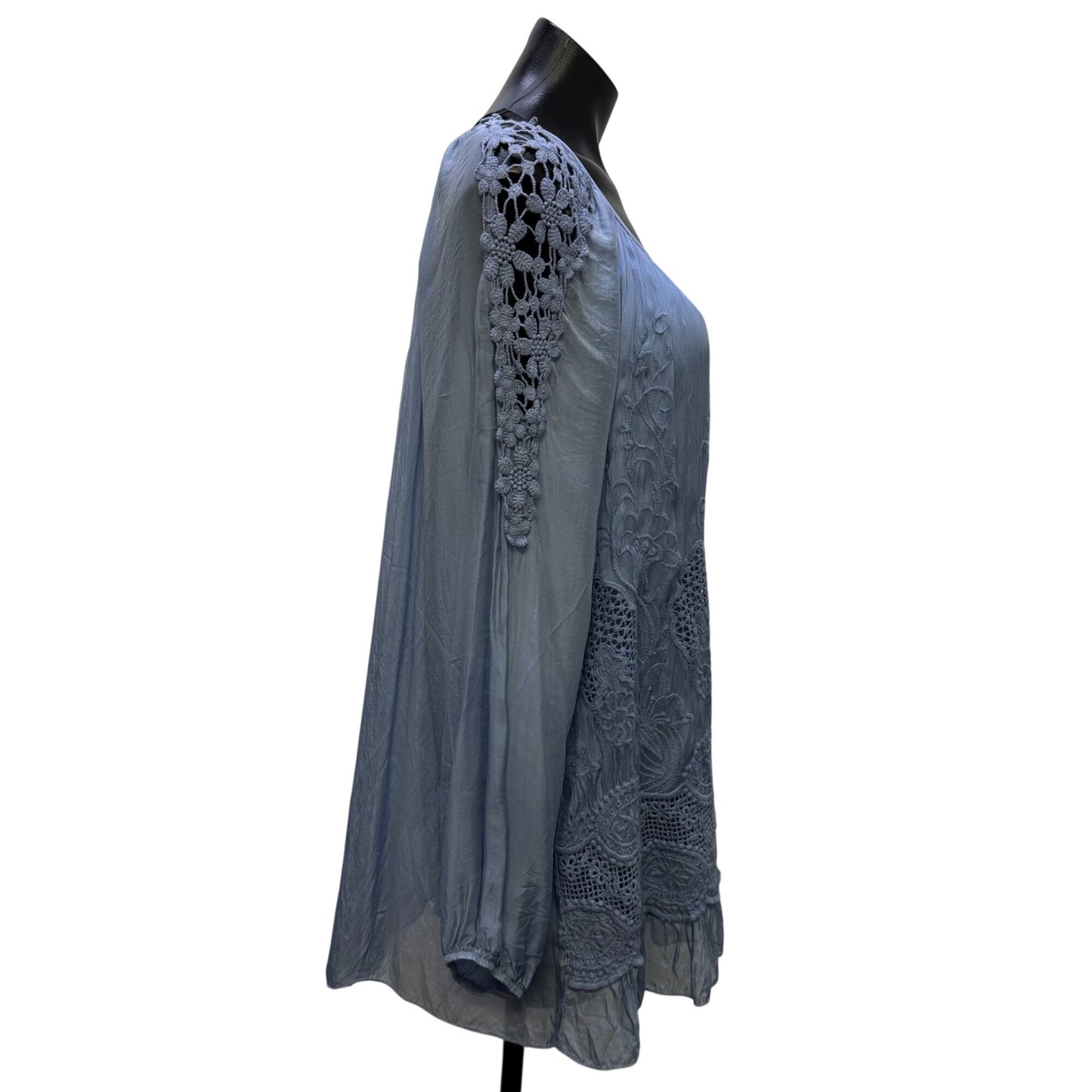 Tempo Paris Blue Embroidered Lace Long Sleeve Blouse Size M
