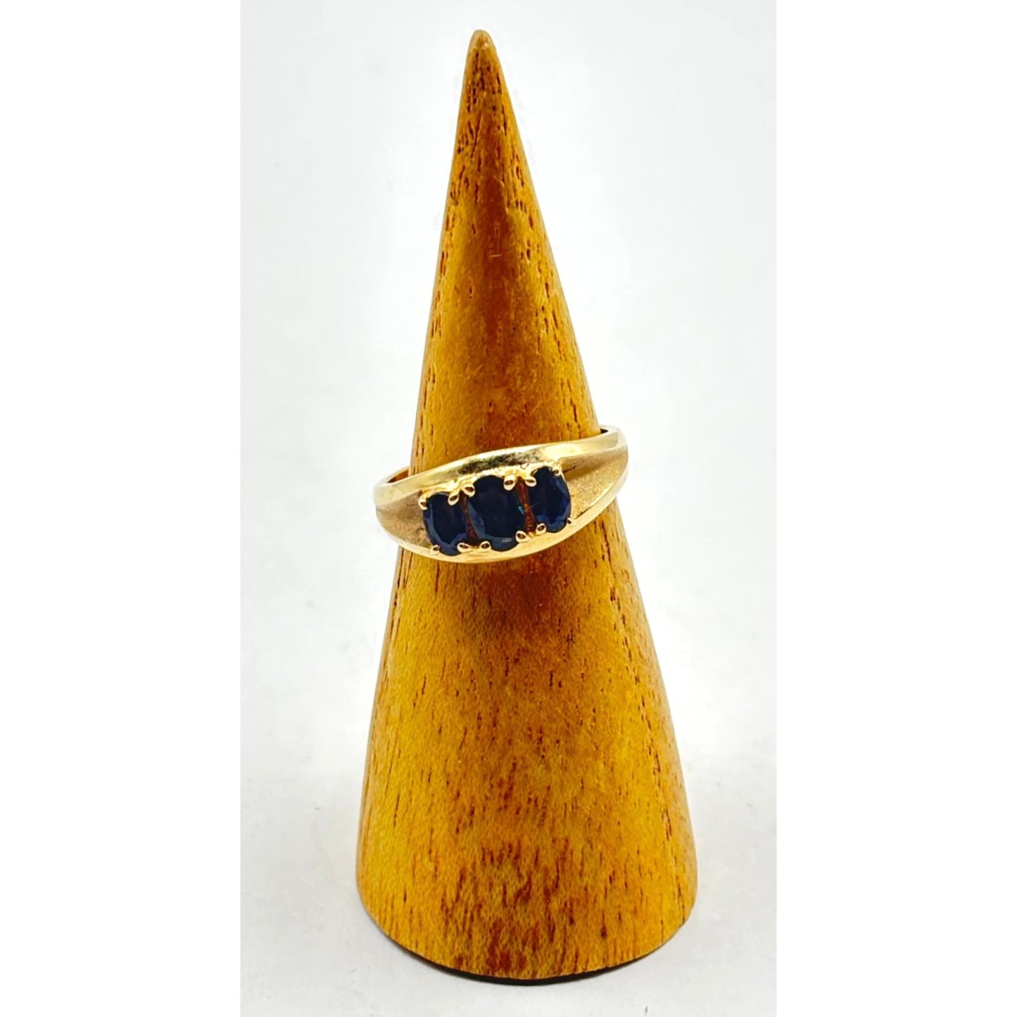 14K Gold Sapphire Ring Size 7.25 With Triple Stone Setting