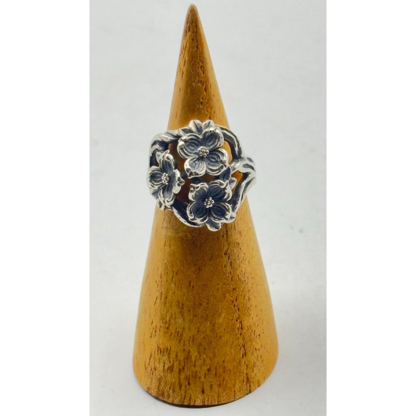 Sterling Silver Floral Design Ring Size 5.5