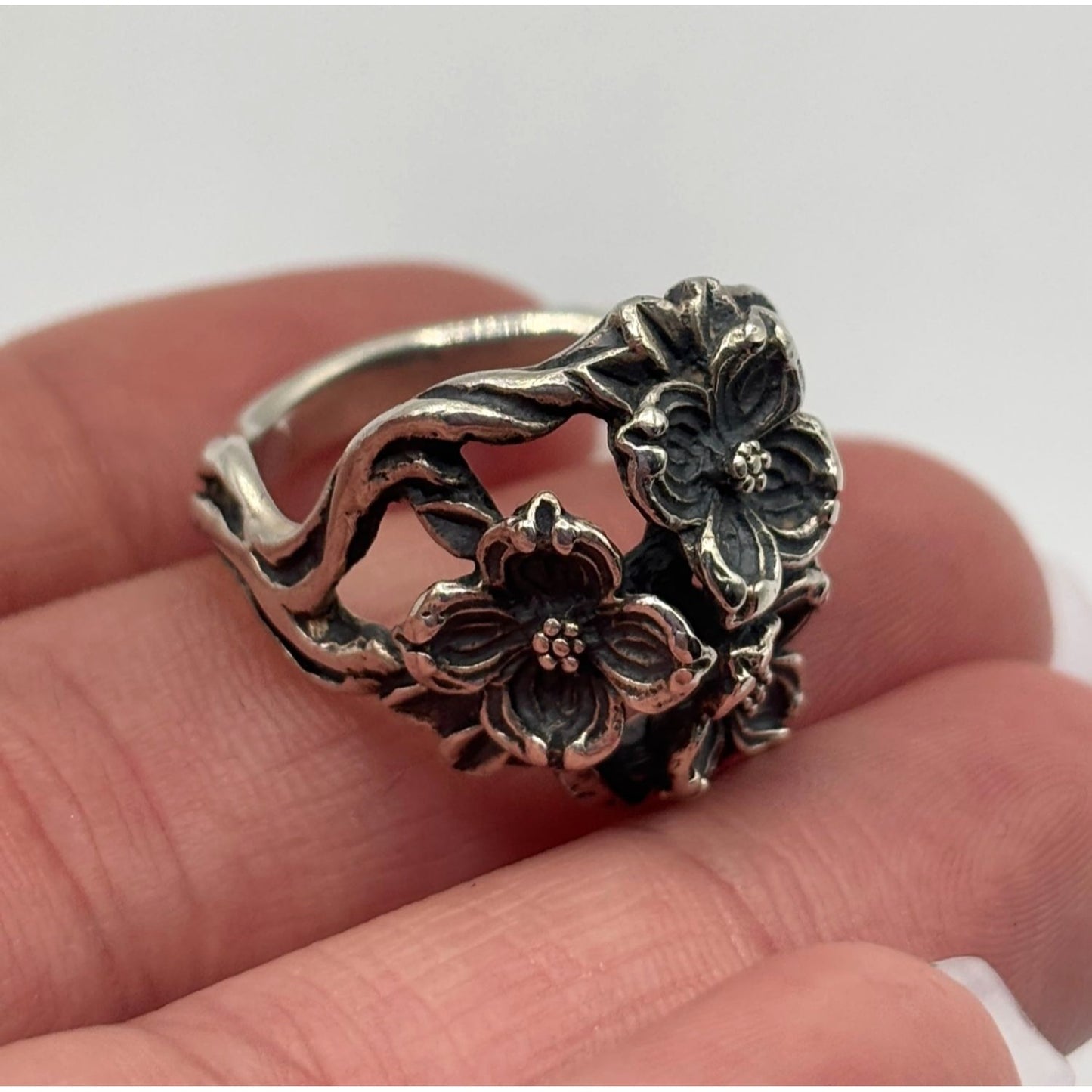 Sterling Silver Floral Design Ring Size 5.5