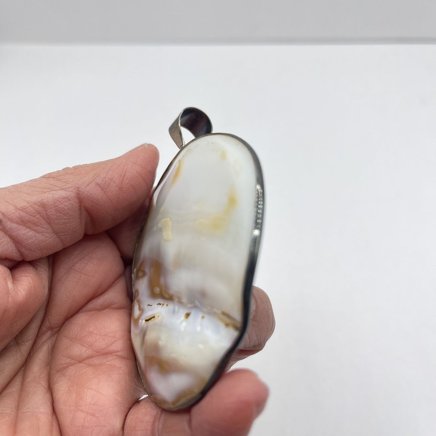 925 Sterling Silver Mabe Pearl Shell White Round Large Pendant