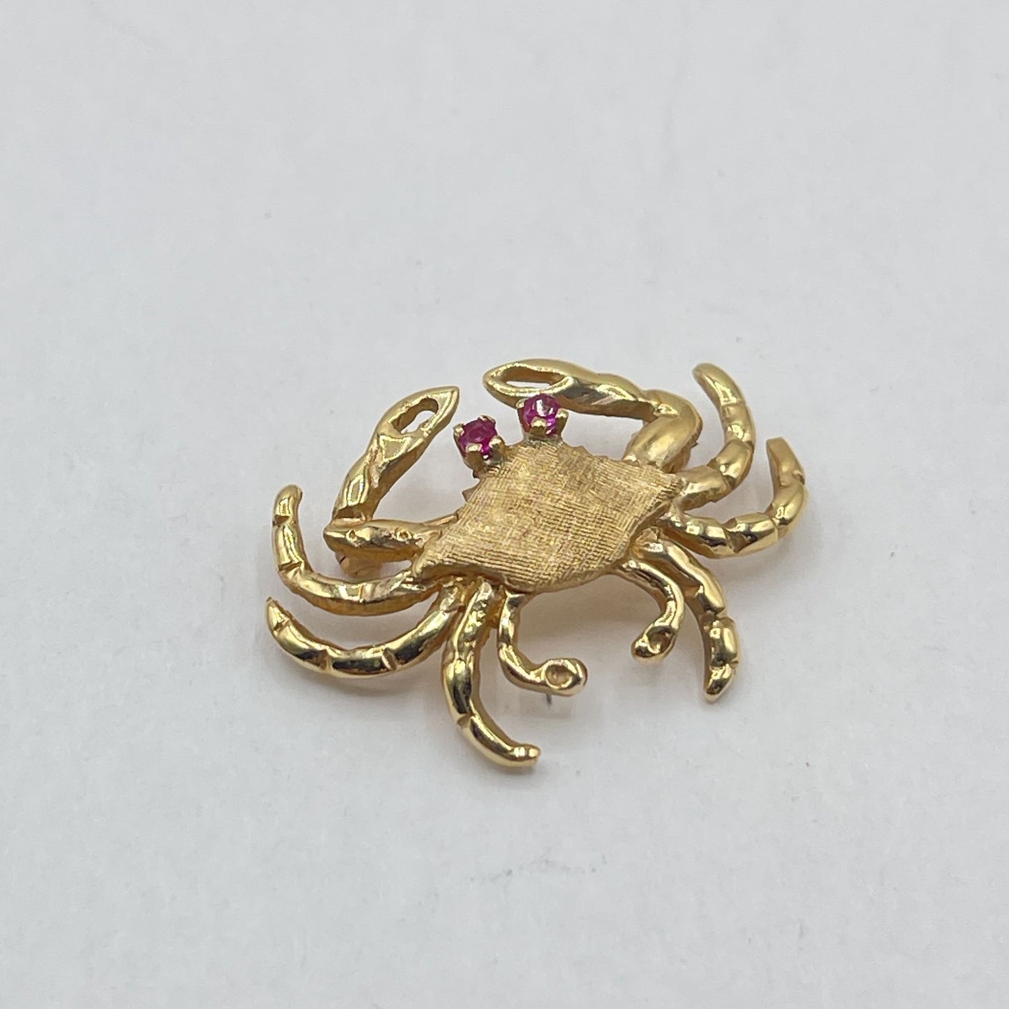 14K Gold Crab Brooch Pin With Pink Rhinestone Eyes Small