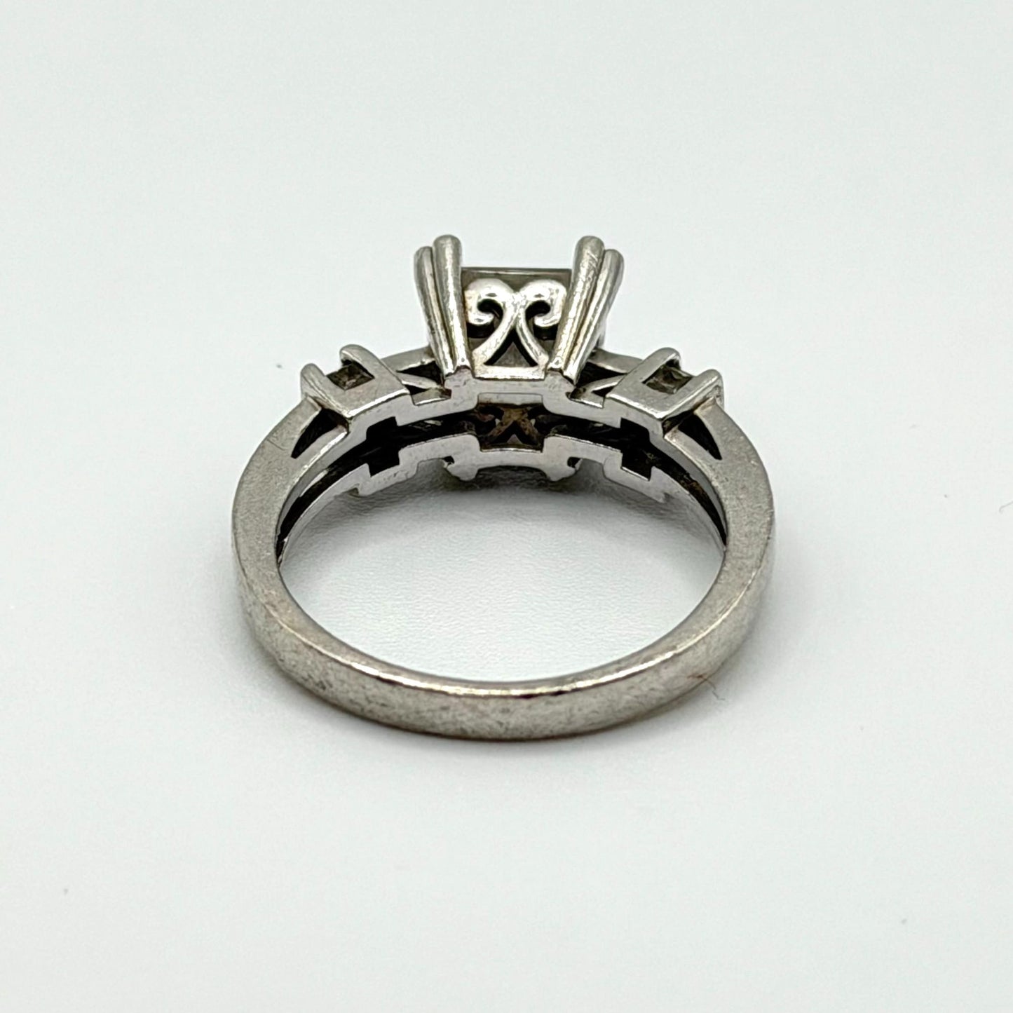 925 Sterling Silver Ring With Clear Gemstone Size 7.5