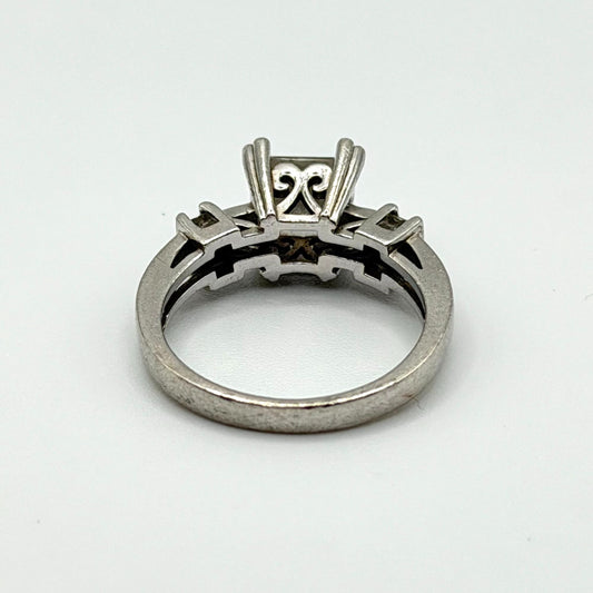 925 Sterling Silver Ring With Clear Gemstone Size 7.5