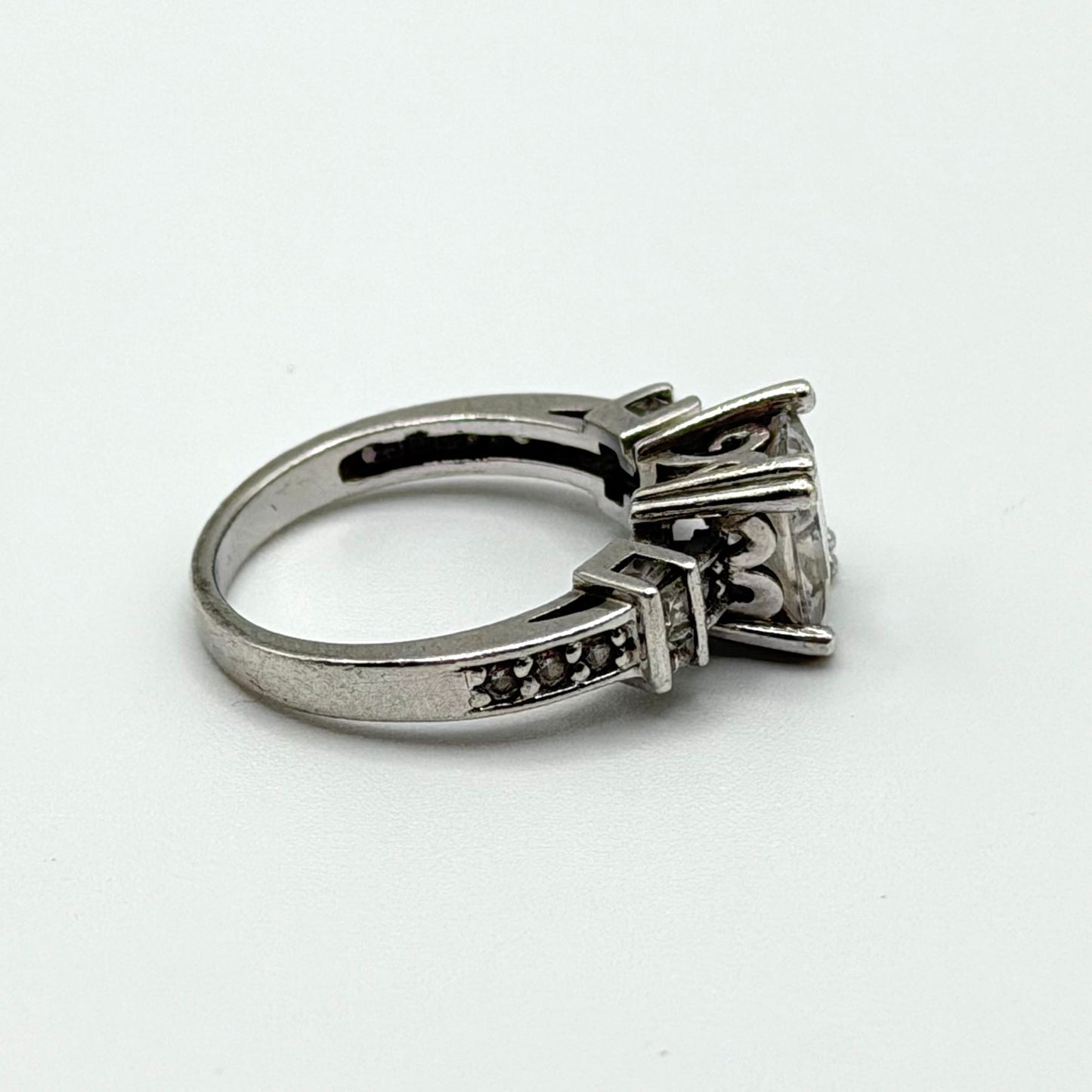 925 Sterling Silver Ring With Clear Gemstone Size 7.5