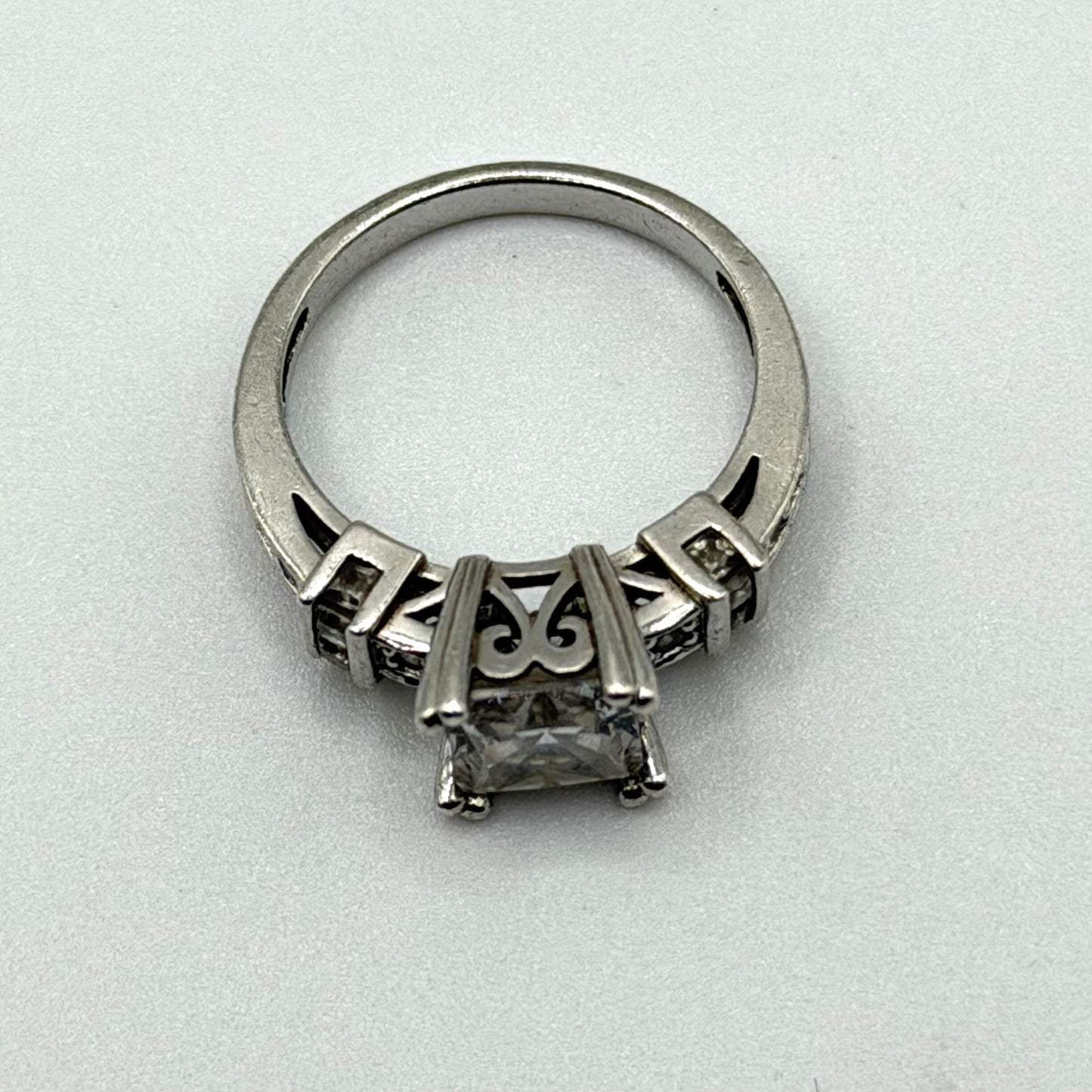 925 Sterling Silver Ring With Clear Gemstone Size 7.5