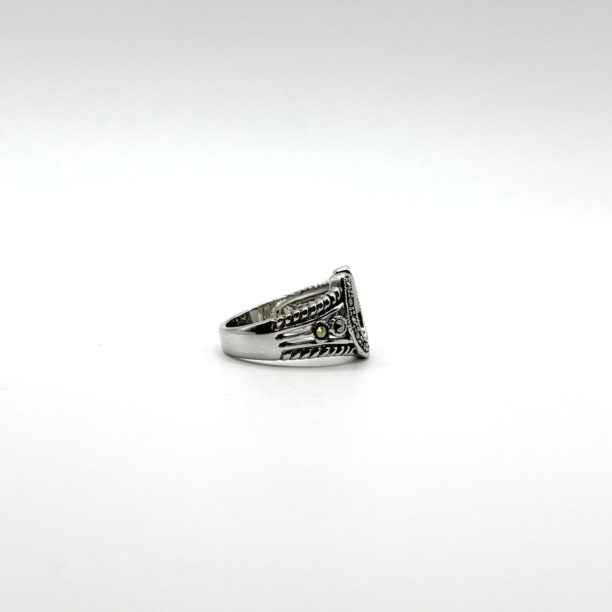 R.S. Covenant Marcasite Horseshoe Silver Ring Size 7.5