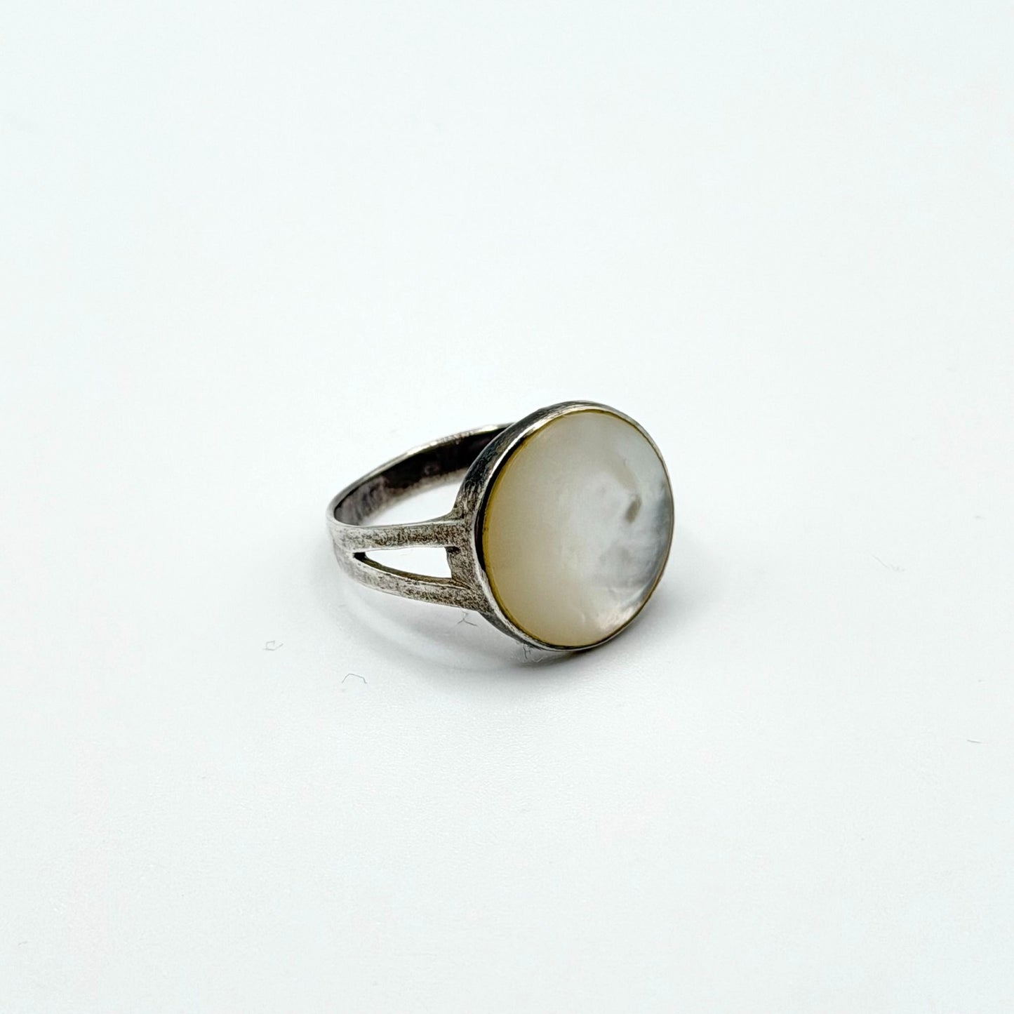 925 Sterling Silver Ring Round White Mother Of Pearl Size 9