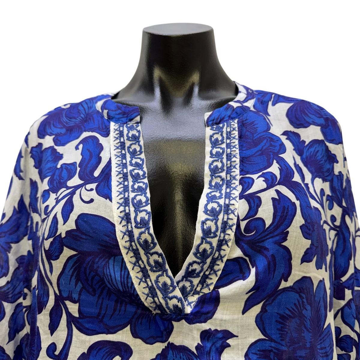 Johnny Was Workshop Blue & White Floral Blouse Tunic Top M