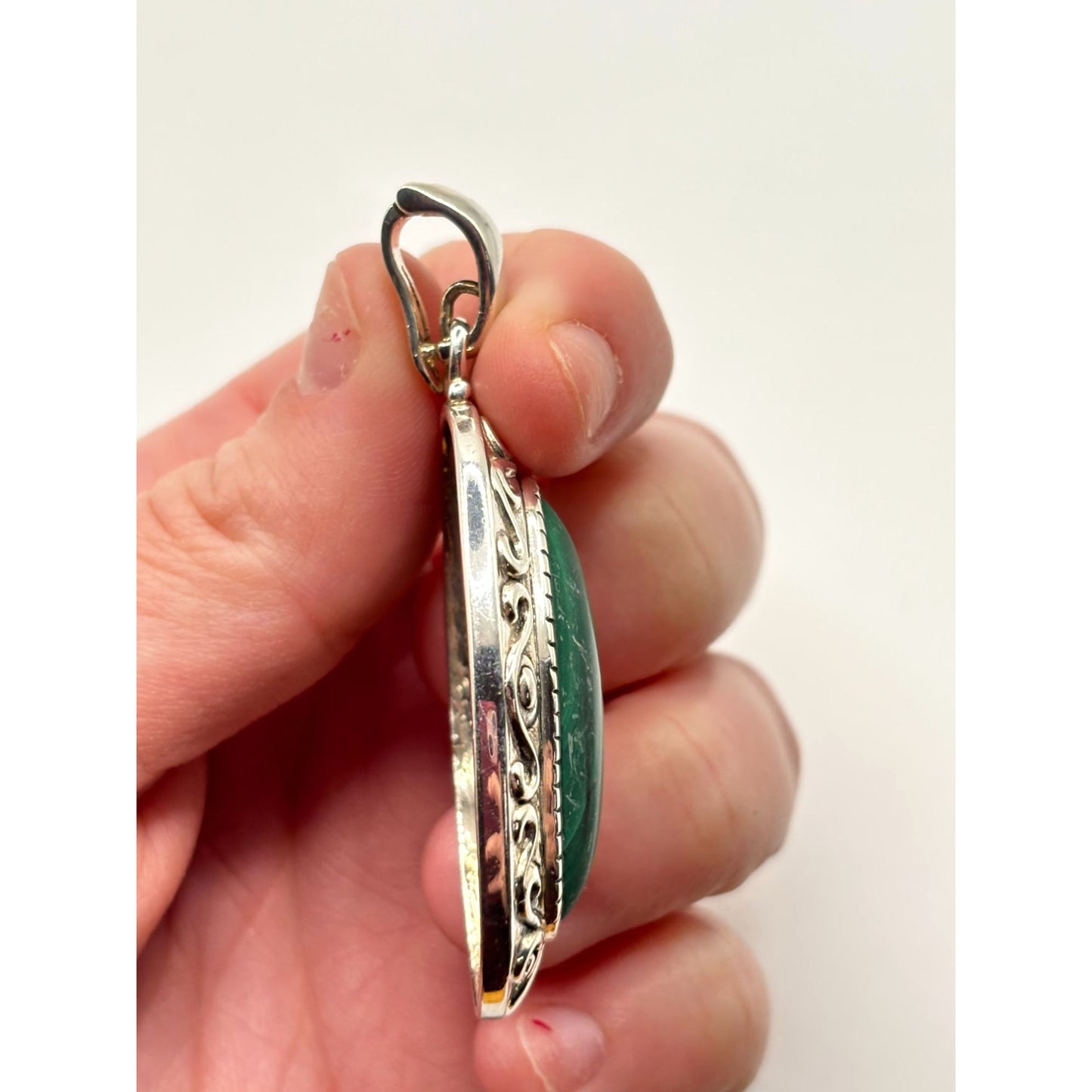 Sterling Silver 925 Oval Pendant With Green Malachite Gemstone