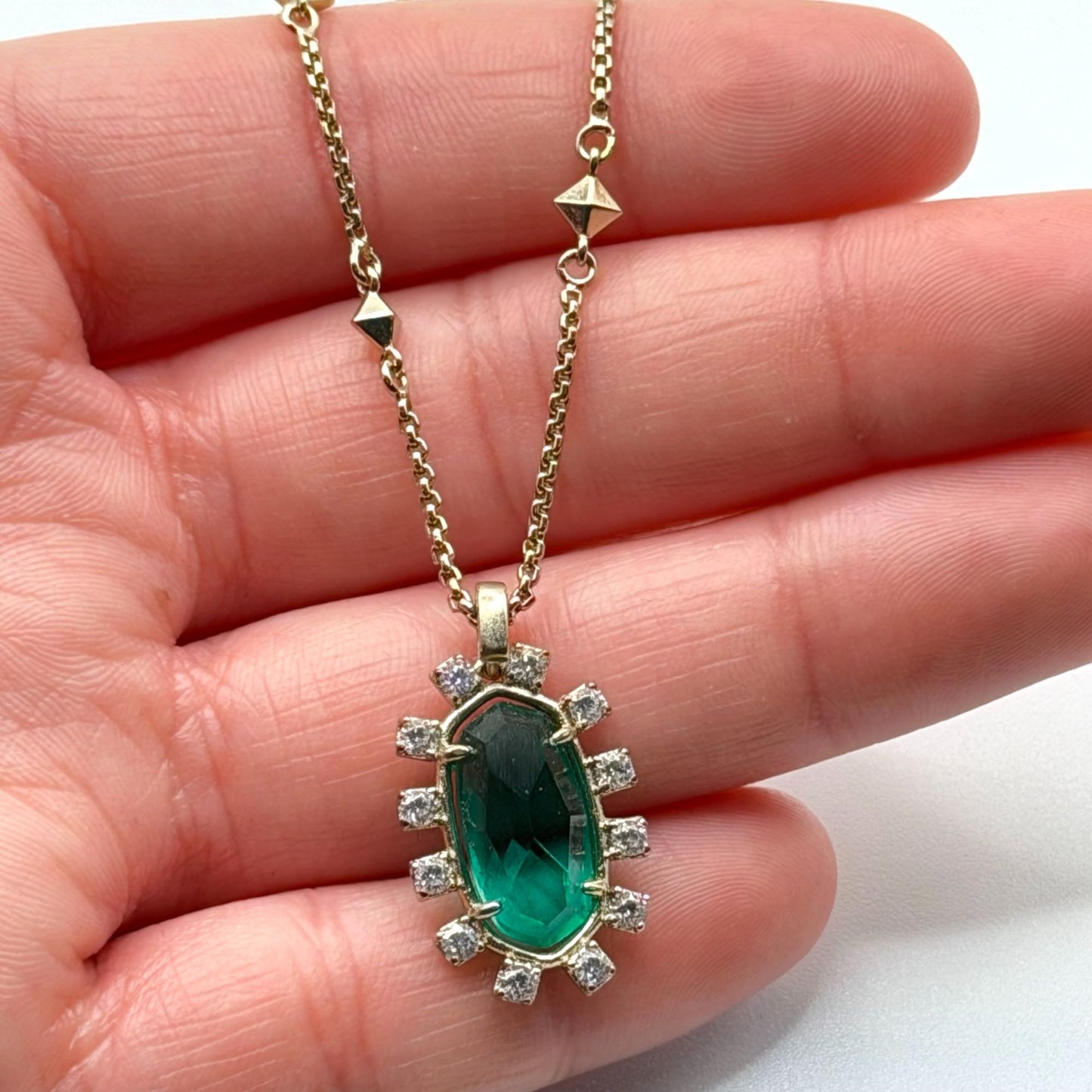 Kendra Scott Green Pendant Gold Adjustable Necklace Oval Shape