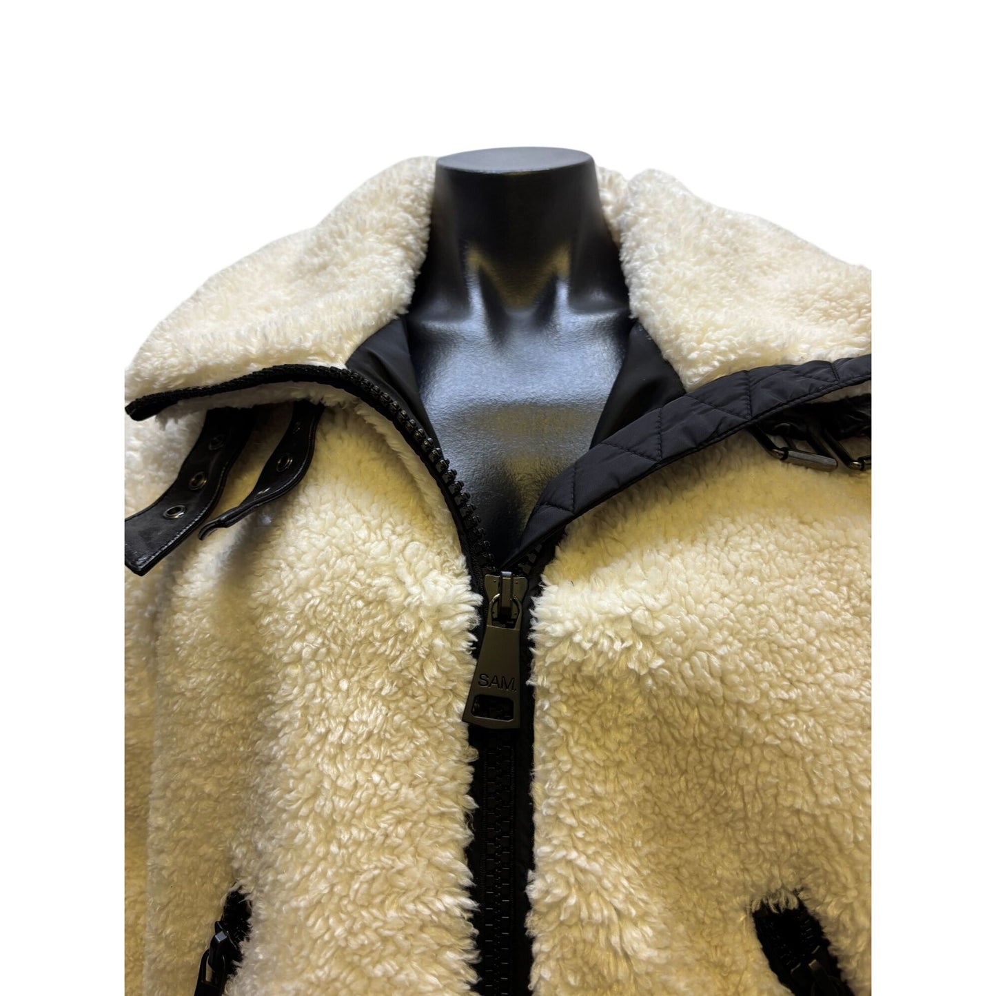 SAM New York White Fleece Jacket With Black Accents Size M