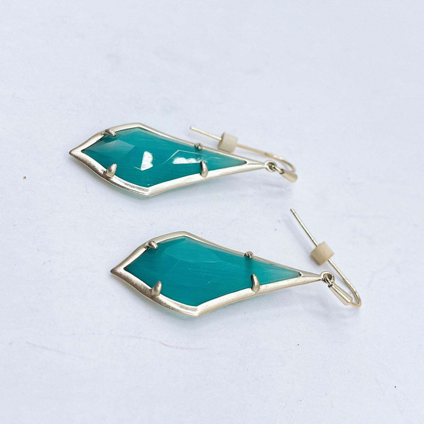 Kendra Scott Gold-Tone Drop Earrings With Green Faceted Glass Stone