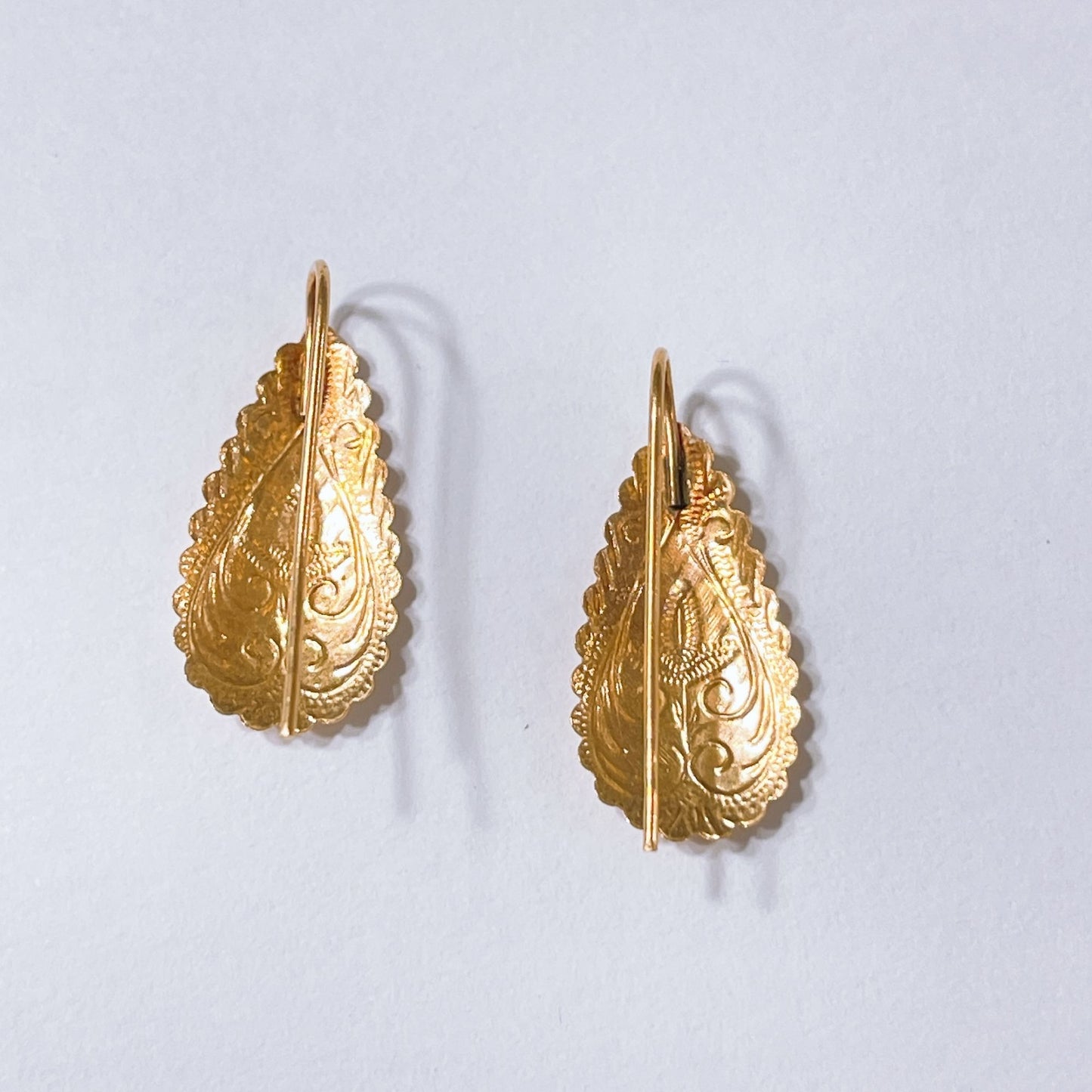 14K Gold Leaf Design Dangle Earrings