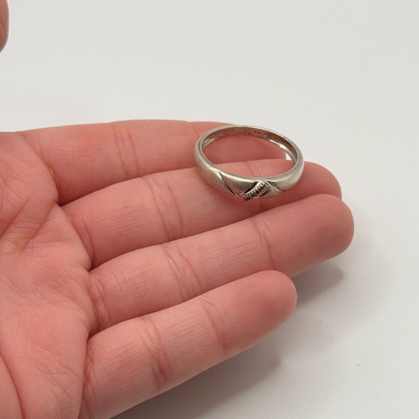 Sterling Silver 925 Band Ring With Geometric Engraving