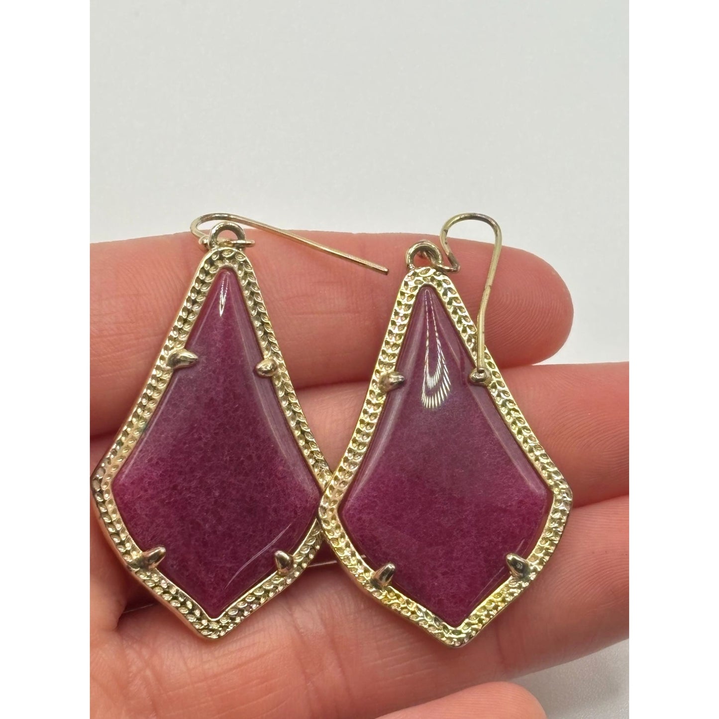 Kendra Scott Burgundy Earrings in Gold