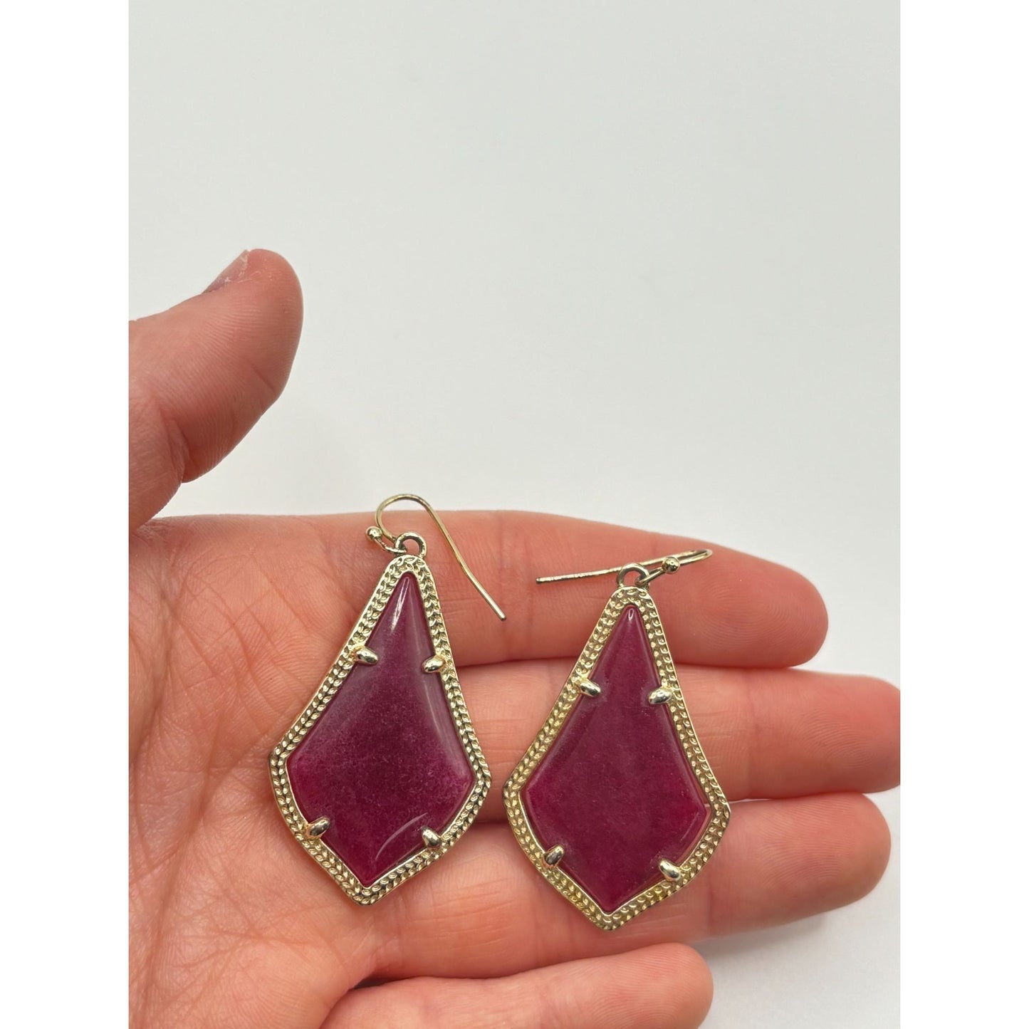 Kendra Scott Burgundy Earrings in Gold