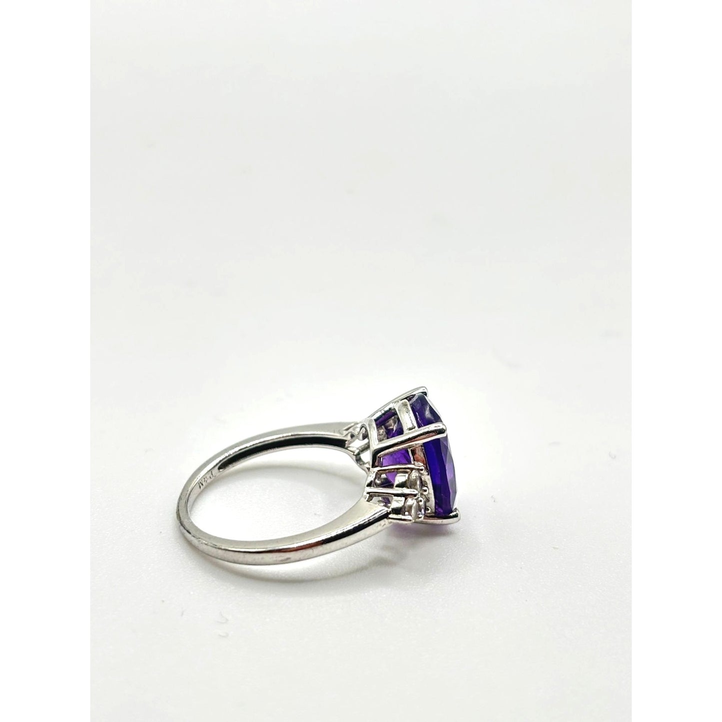 Amethyst Gemstone Ring Sterling Silver 925 Size 7.5