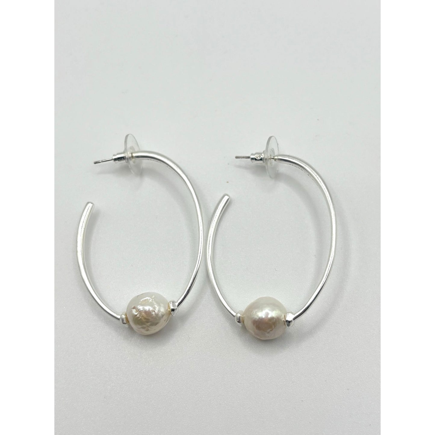 Kendra Scott Silver Hoop Earrings With White Pearl Accents