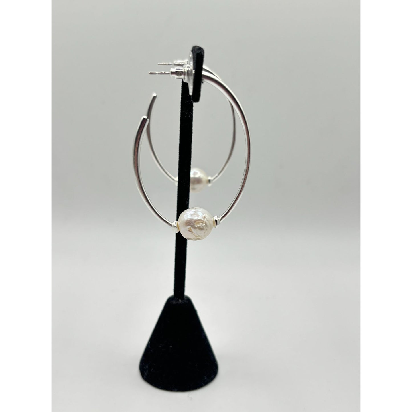 Kendra Scott Silver Hoop Earrings With White Pearl Accents