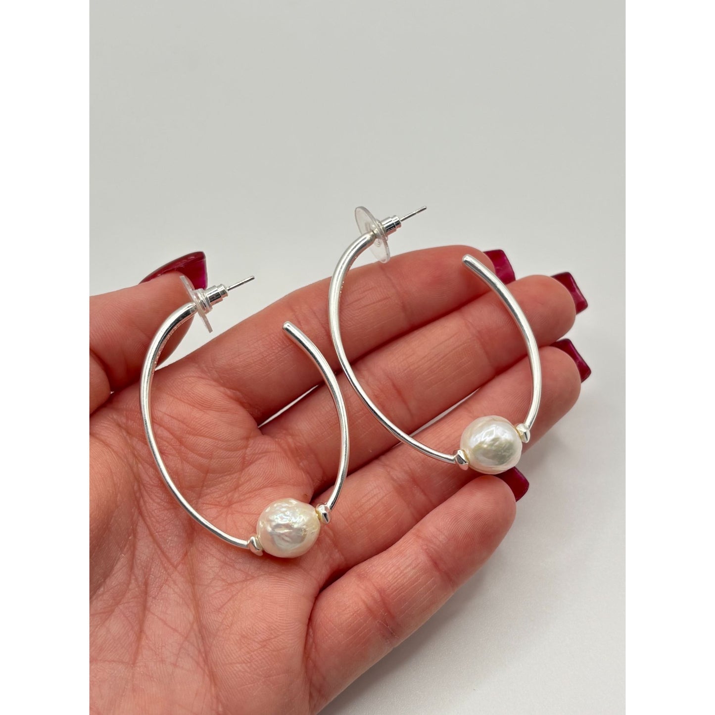 Kendra Scott Silver Hoop Earrings With White Pearl Accents