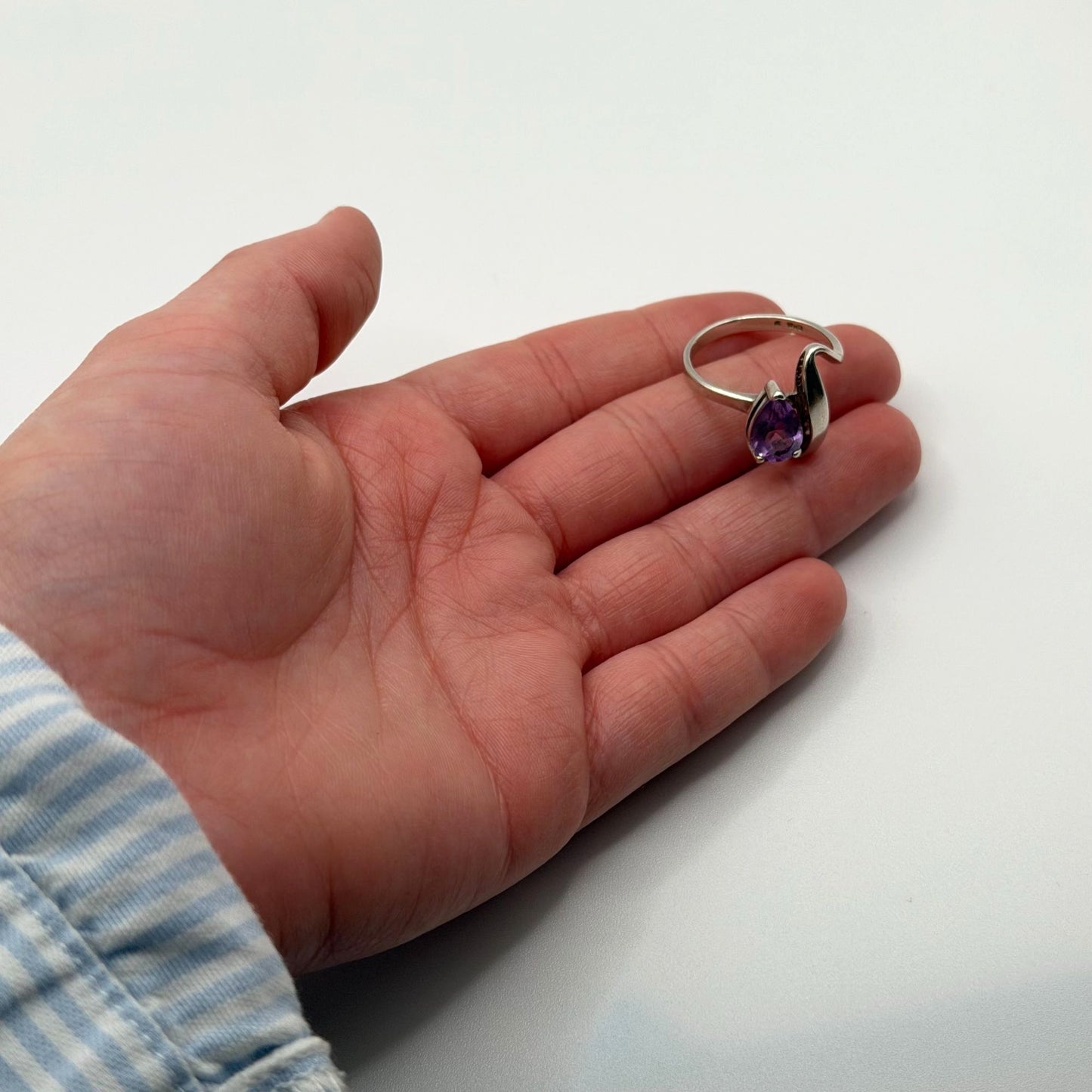 925 Sterling Silver Amethyst Teardrop Ring Size 9