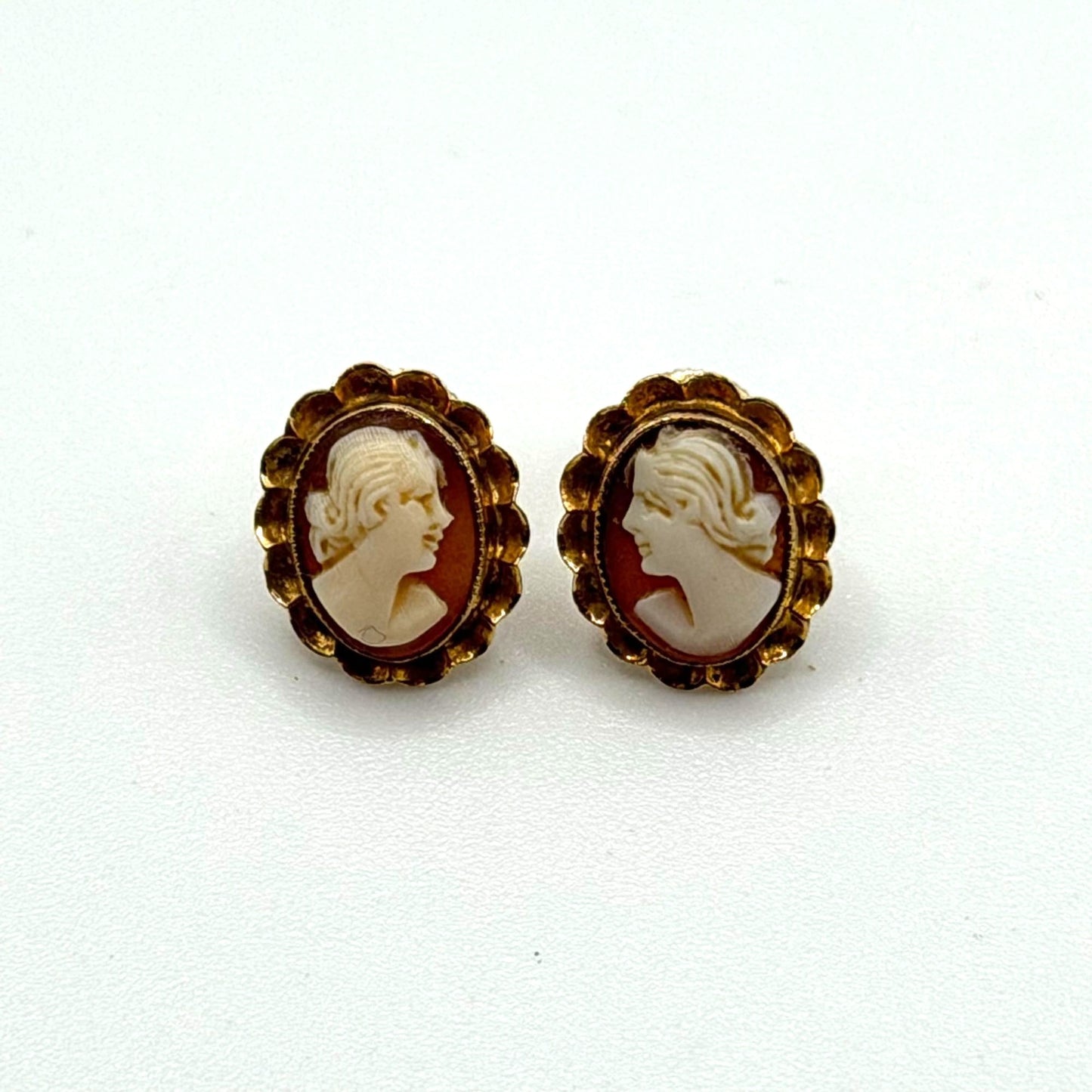 Victorian Vintage Cameo Earrings 10K Gold Screw Back Oval Design