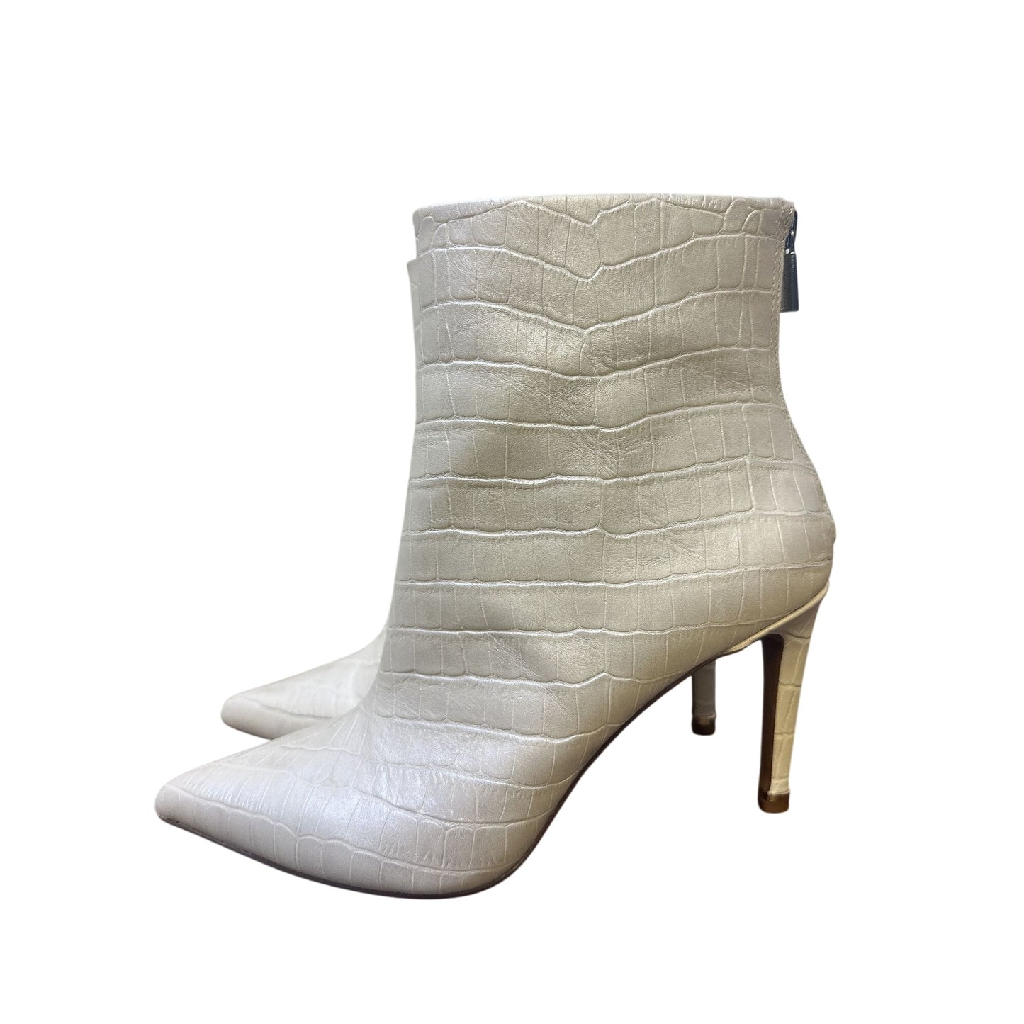 NWB Kenneth Cole Cream Faux Croc Embossed Pointed Toe Ankle Boots w/Stiletto Heel & Back Zipper Closure