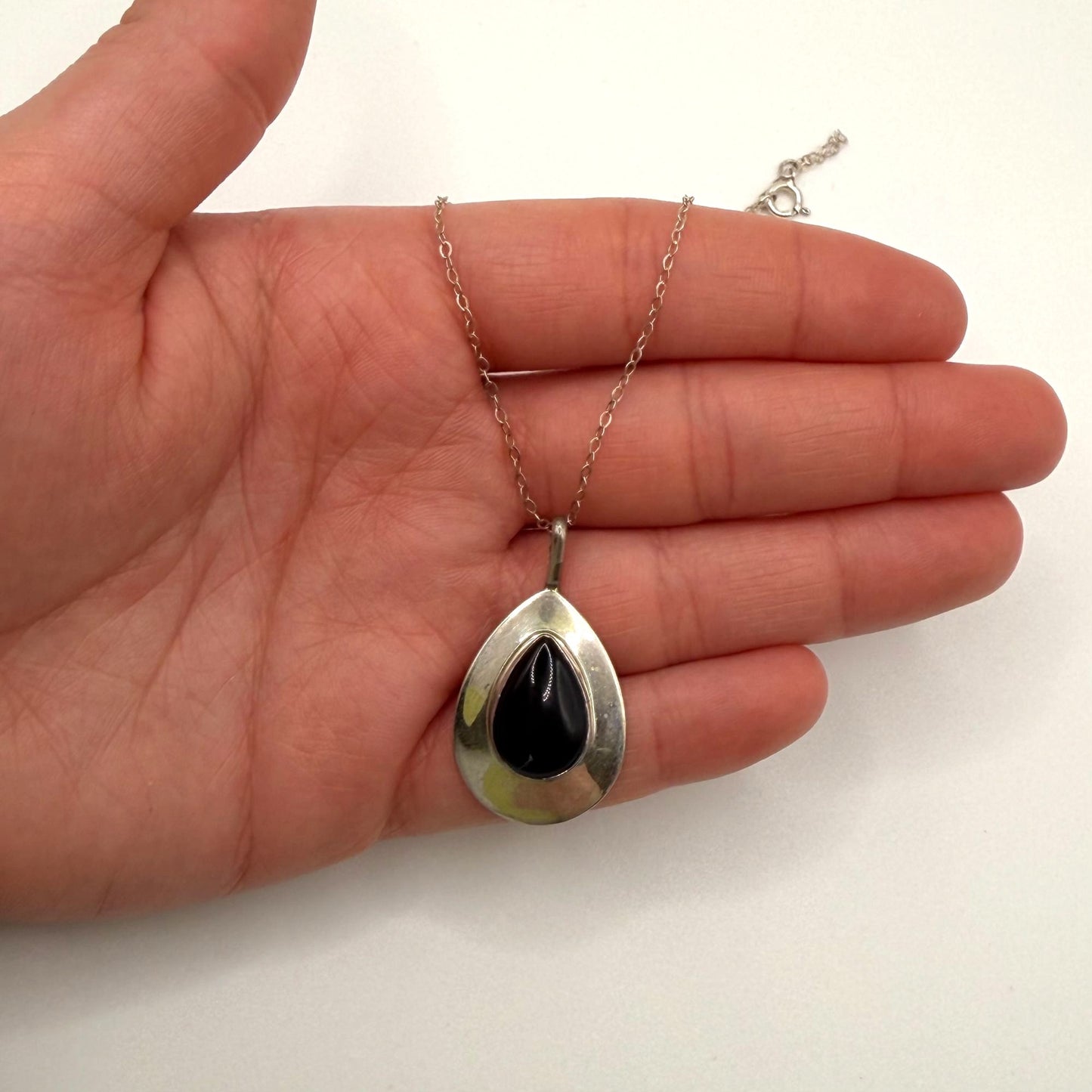 Vintage Sterling Silver Onyx Teardrop Pendant Necklace