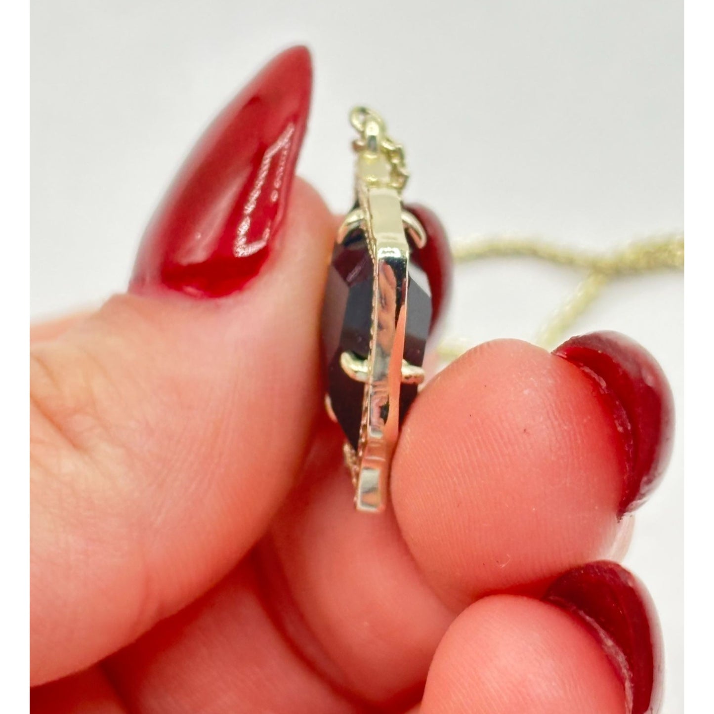 Kendra Scott Gold Pendant Necklace With Black Stone