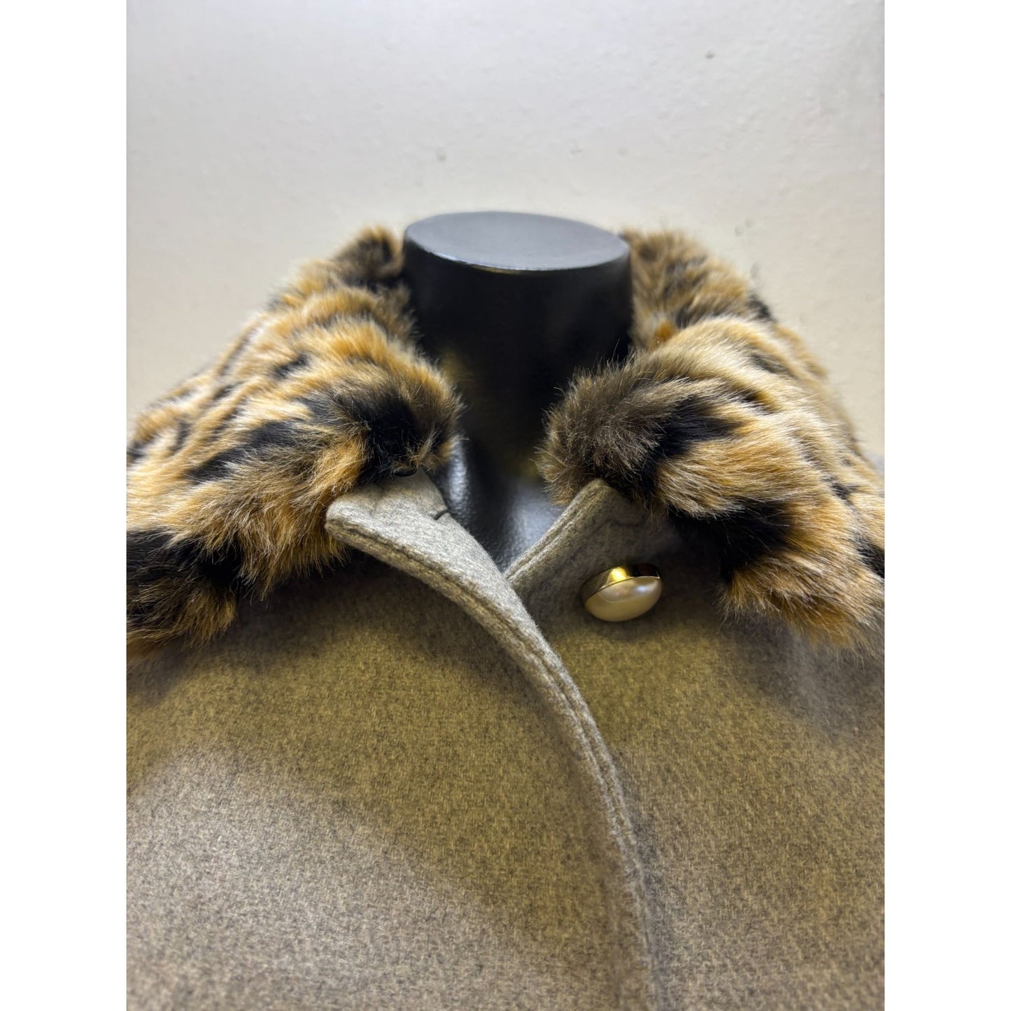 Kate Spade Grey Coat With Faux Fur Collar Size S