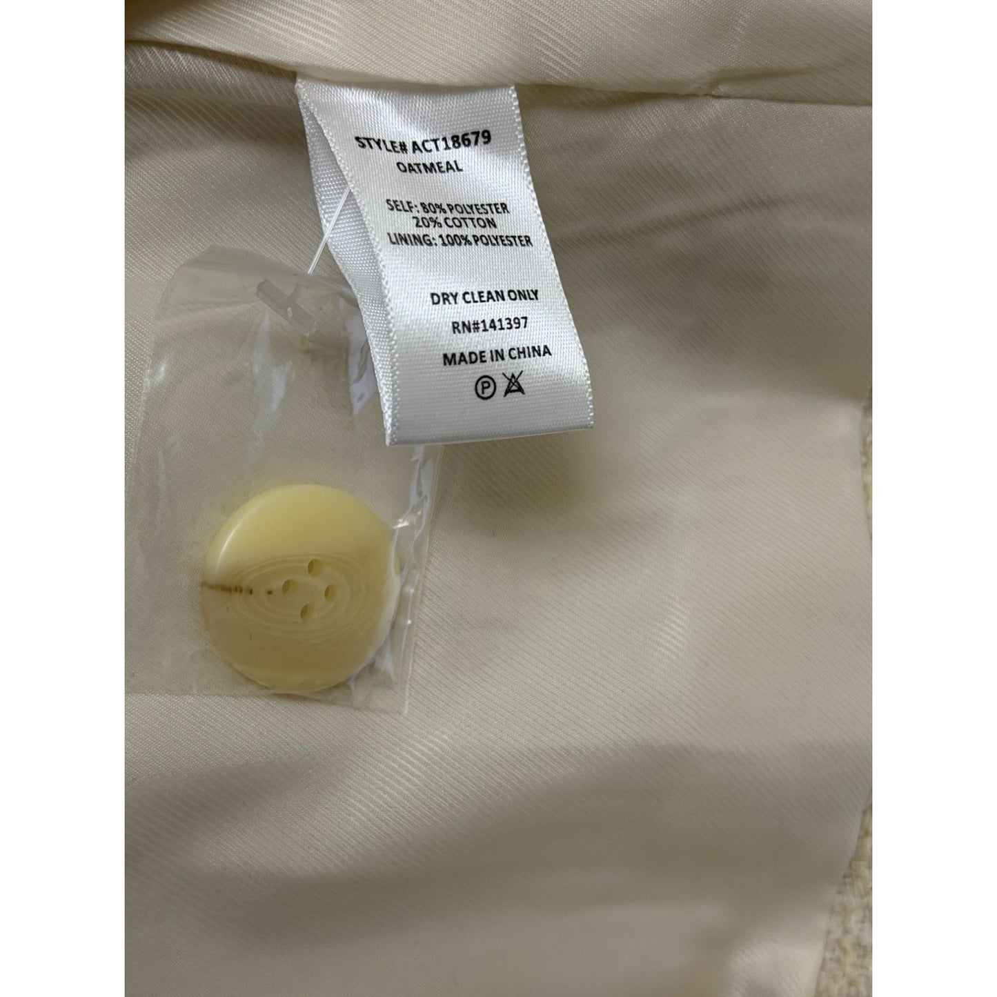 NWT ASTR Off-White Textured Sleeveless Vest With Button Front Size L