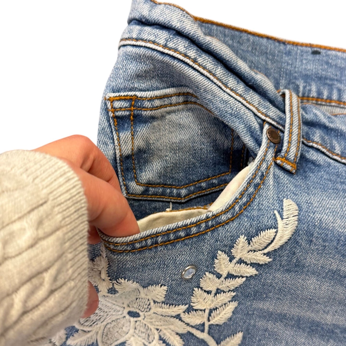 Johnny Was Blue Floral Embroidered Jeans Mid-Rise 16