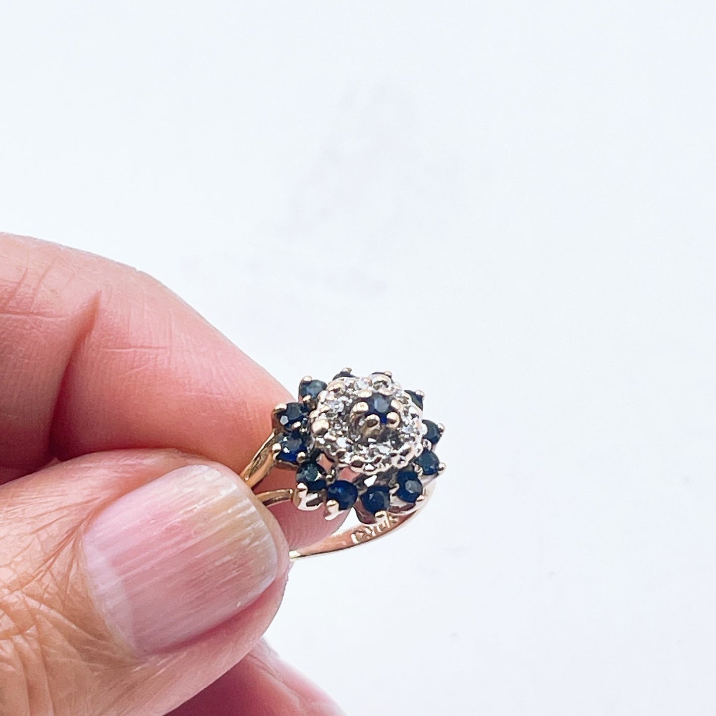 10K Yellow Gold Round Floral Sapphire & Diamond Double Halo Cocktail Ring size 5