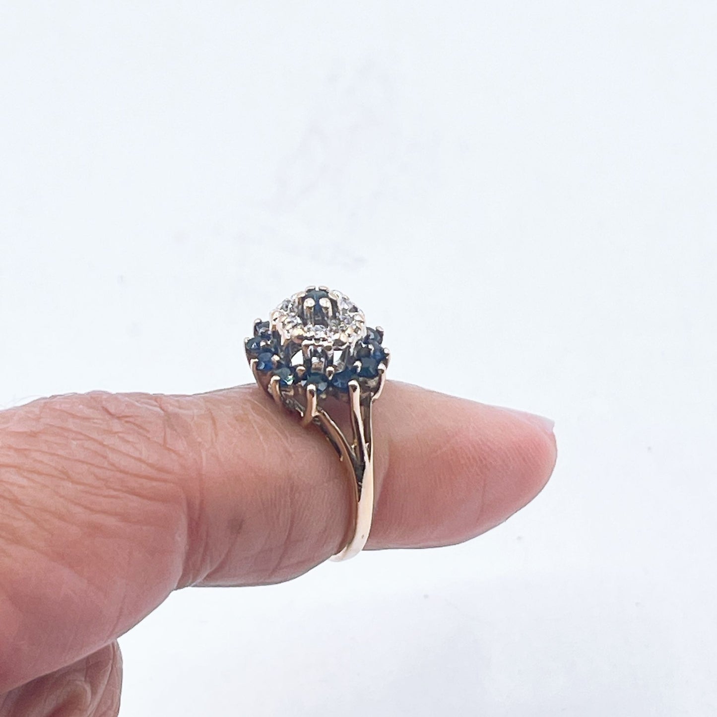 10K Yellow Gold Round Floral Sapphire & Diamond Double Halo Cocktail Ring size 5