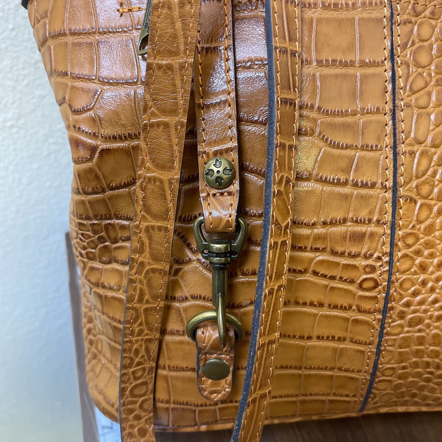 Patricia Nash Cognac Brown Albi Convertible Leather Back Pack/Handbag Purse Croc Embossed