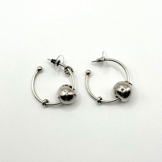 Uno De 50 Silver-Plated Hoop Earrings With Round Bead Charm