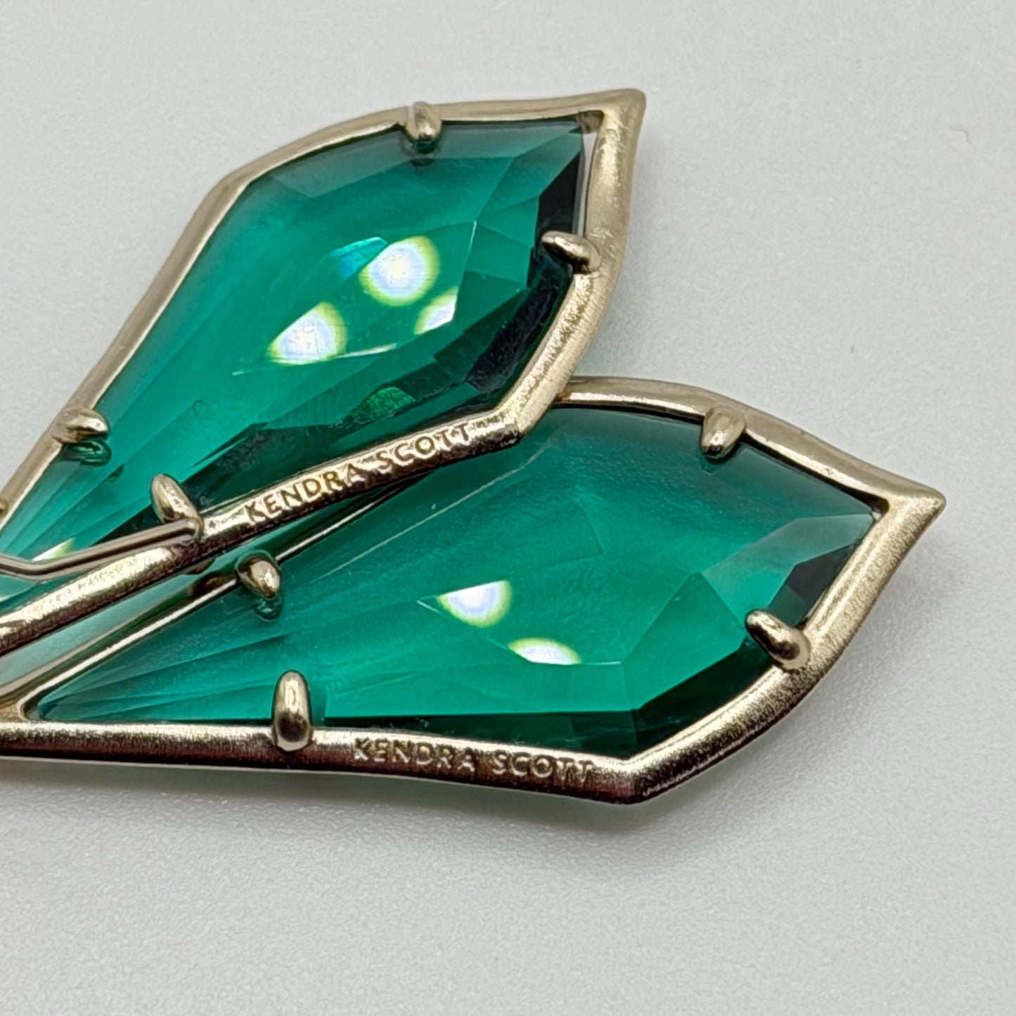 Kendra Scott Green Faceted Drop Earrings In Gold-Tone