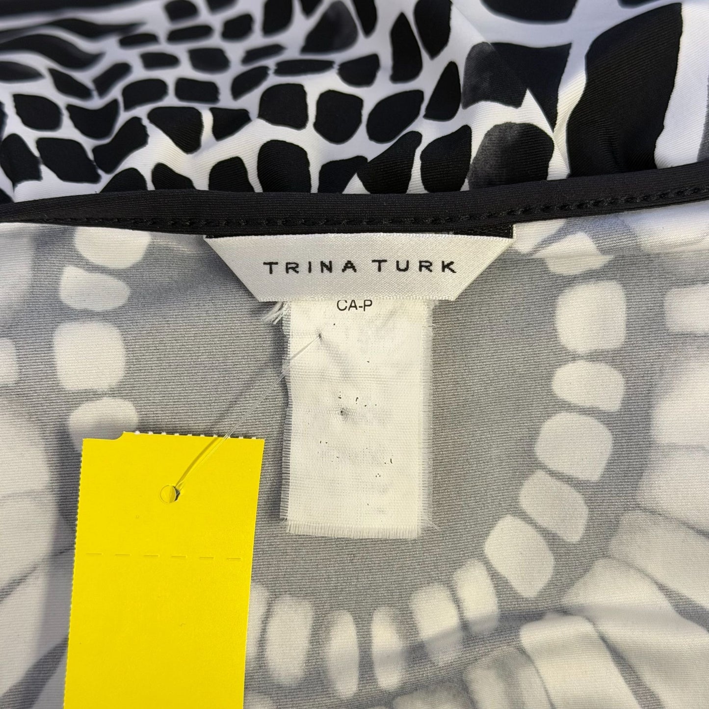 Trina Turk Black & White Kimono Sleeve Blouse With Abstract Print M