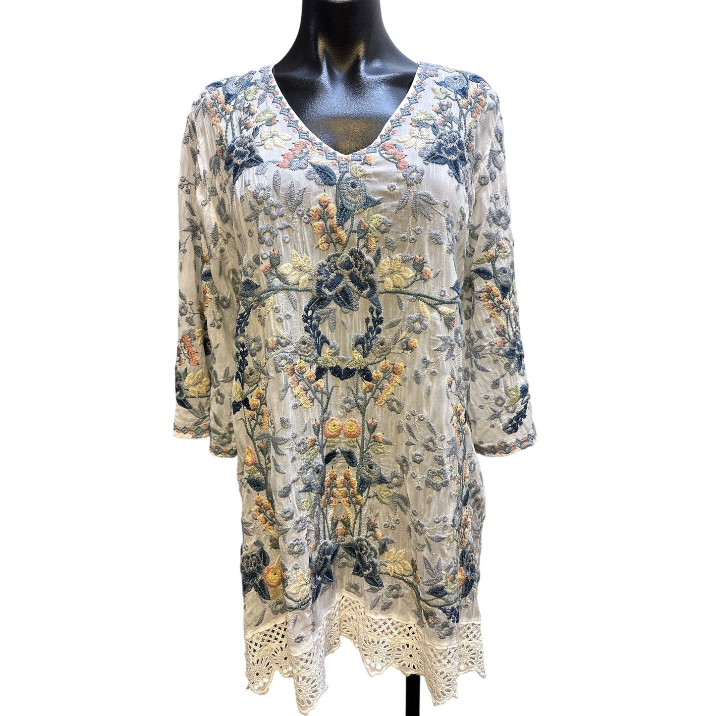 NWT Johnny Was White w/Blue Embroidery Tunic Top Size Large