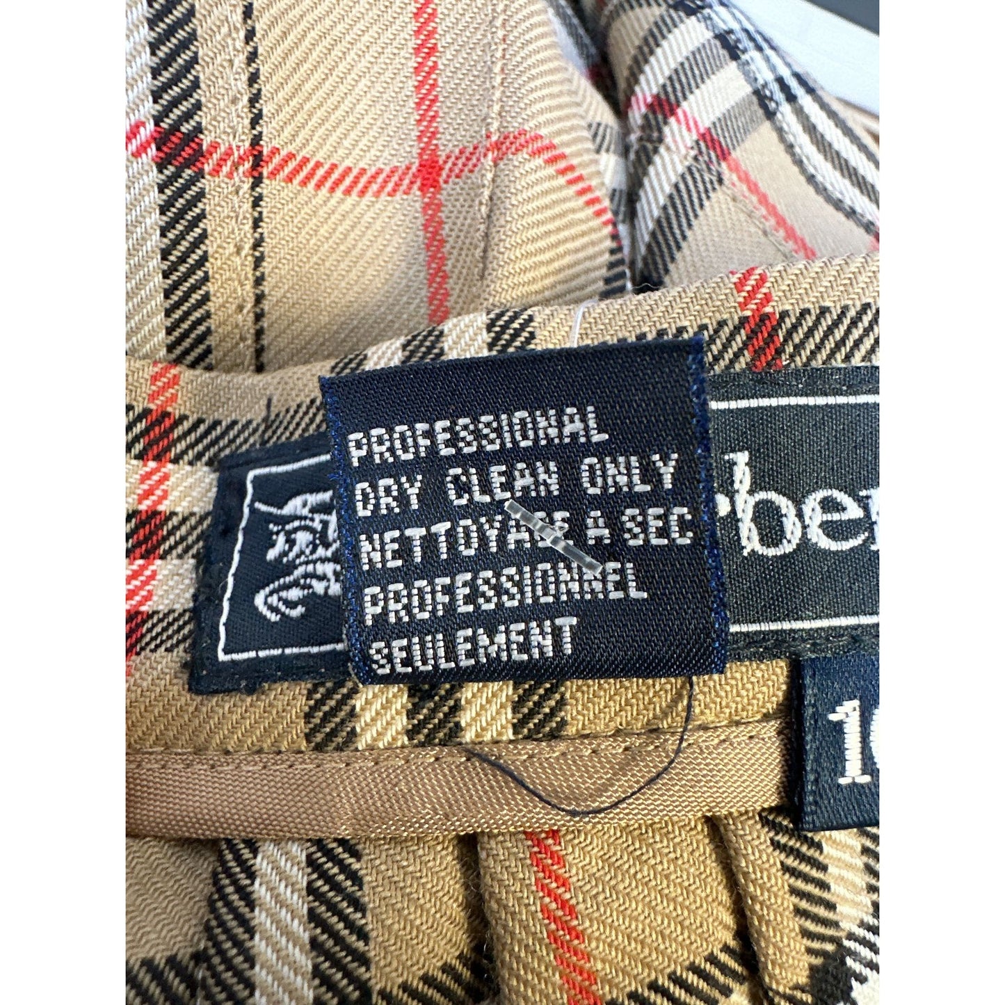 Burberrys Vintage Tan Signature Plaid Wool Kilt Skirt Size 10