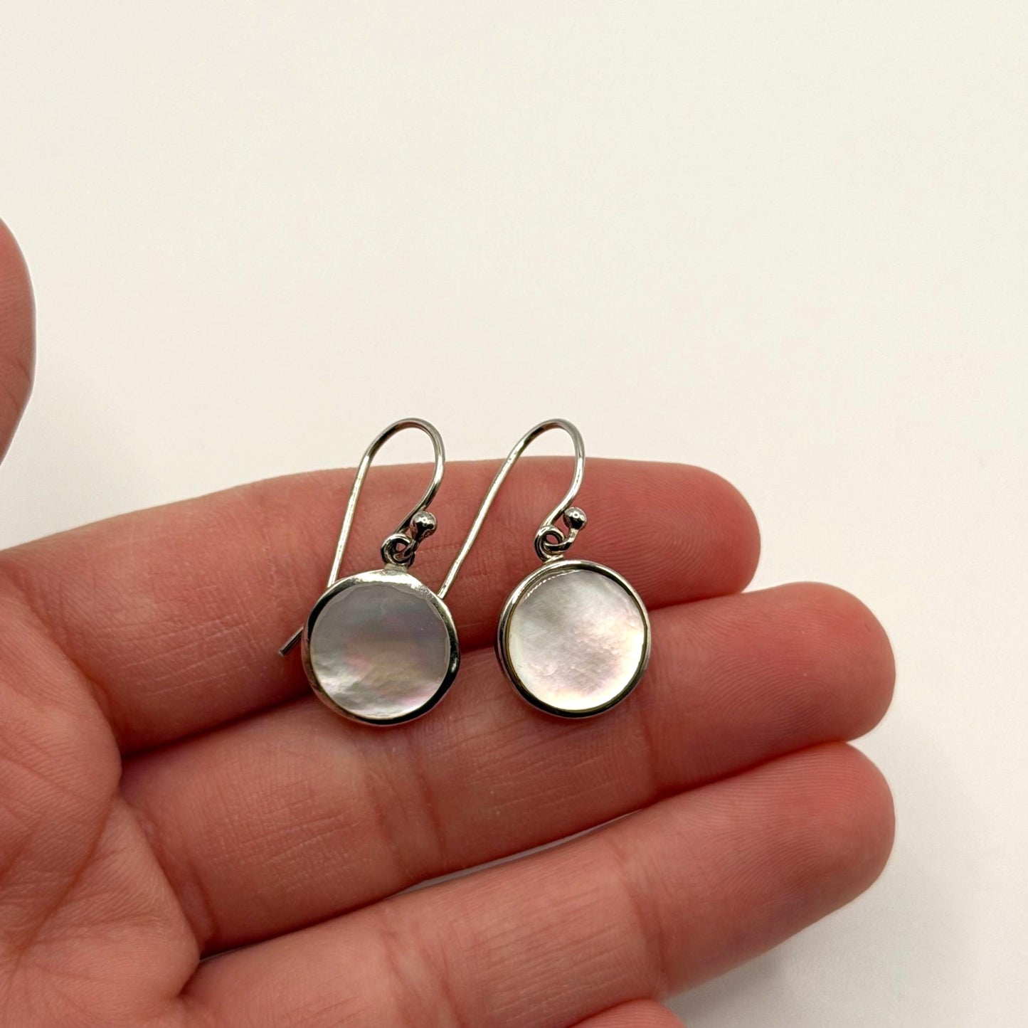 925 Sterling Silver Mother Of Pearl Drop Earrings Elegant Design