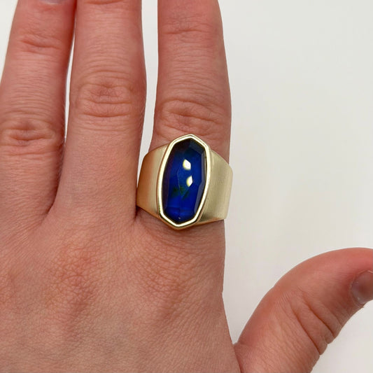 Kendra Scott Gold-Tone Ring With Faceted Blue Glass Stone 7.5