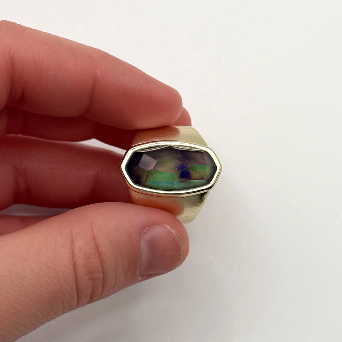 Kendra Scott Gold-Tone Ring With Faceted Blue Glass Stone 7.5