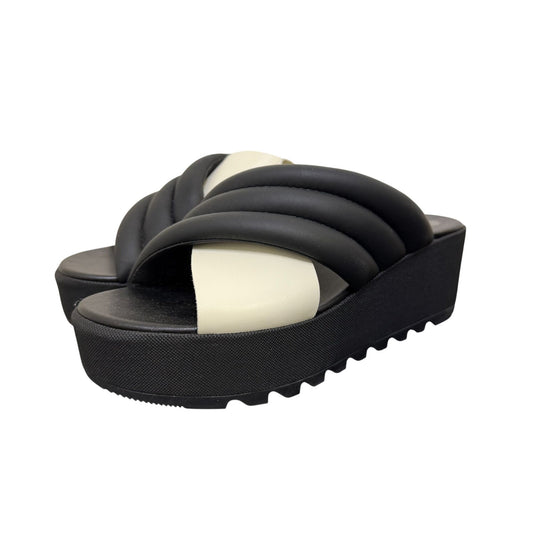 Sorel Black & White Crisscross Platform Sandals Size 7