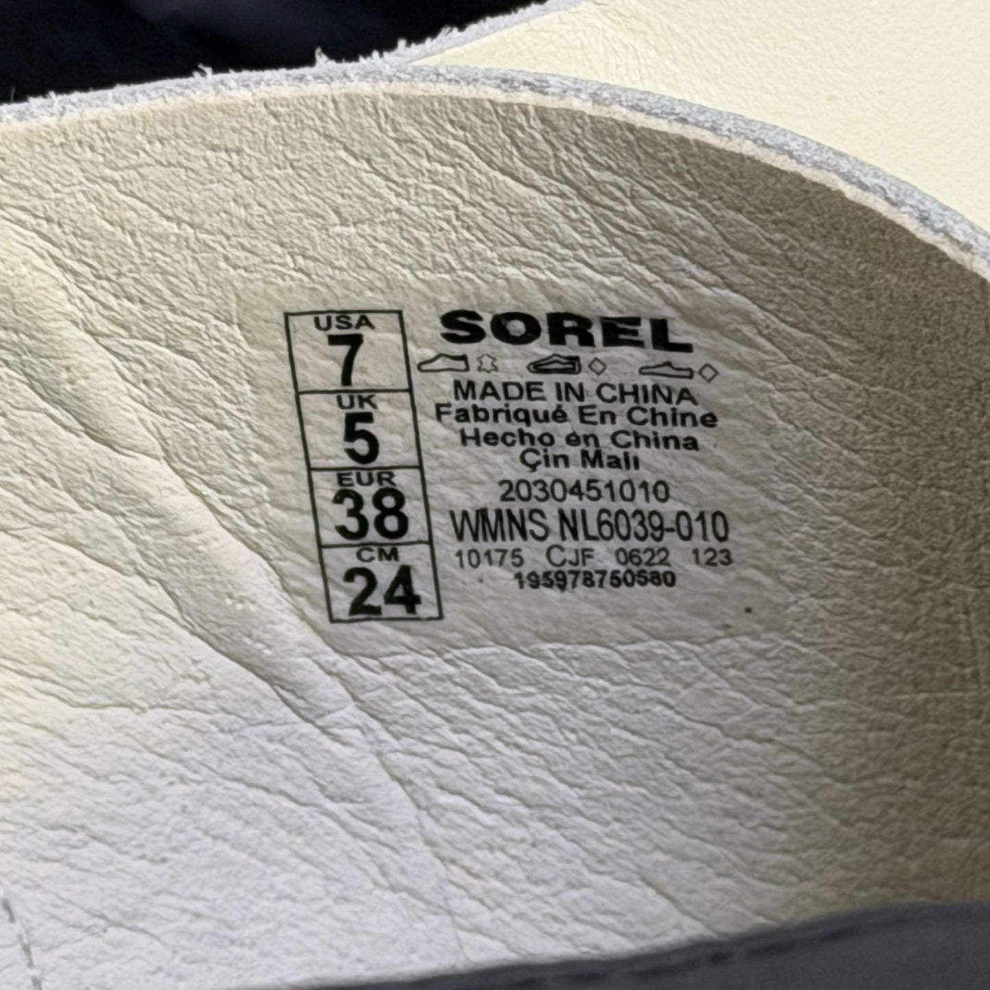 Sorel Black & White Crisscross Platform Sandals Size 7
