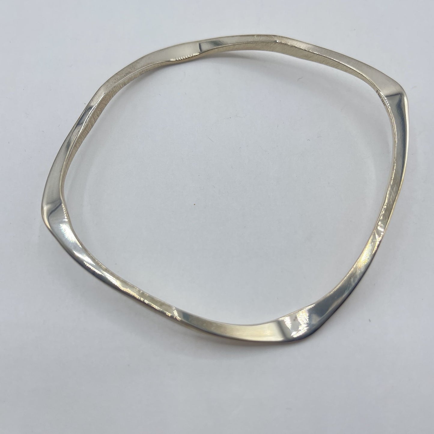 Silpada 925 Sterling Silver Hammered Bangle Bracelet Square Shape Minimalist L