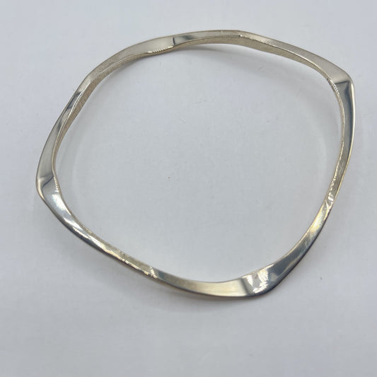 Silpada 925 Sterling Silver Hammered Bangle Bracelet Square Shape Minimalist L